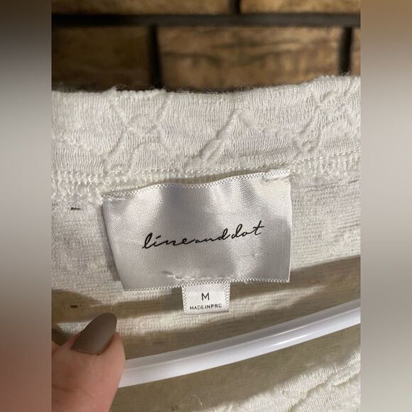 Line and dot eyelet blouse - Picture 2 of 6